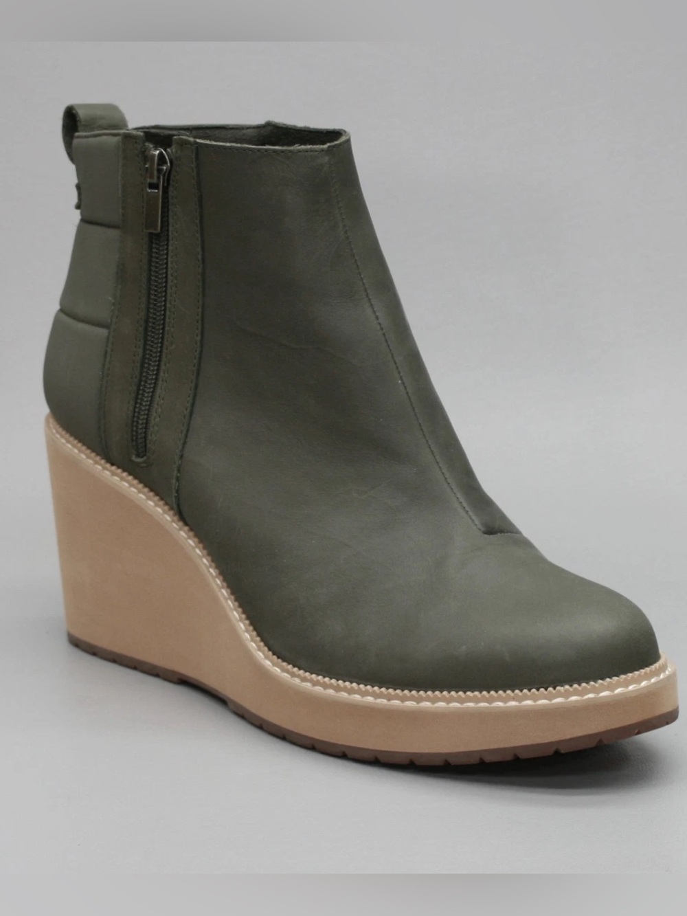 Toms raven leather tarmac water resistant wedge olive boots nib sz 9.5 m